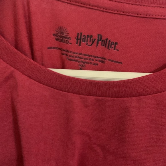 Gryffindor Teeshirt - Picture 4 of 5